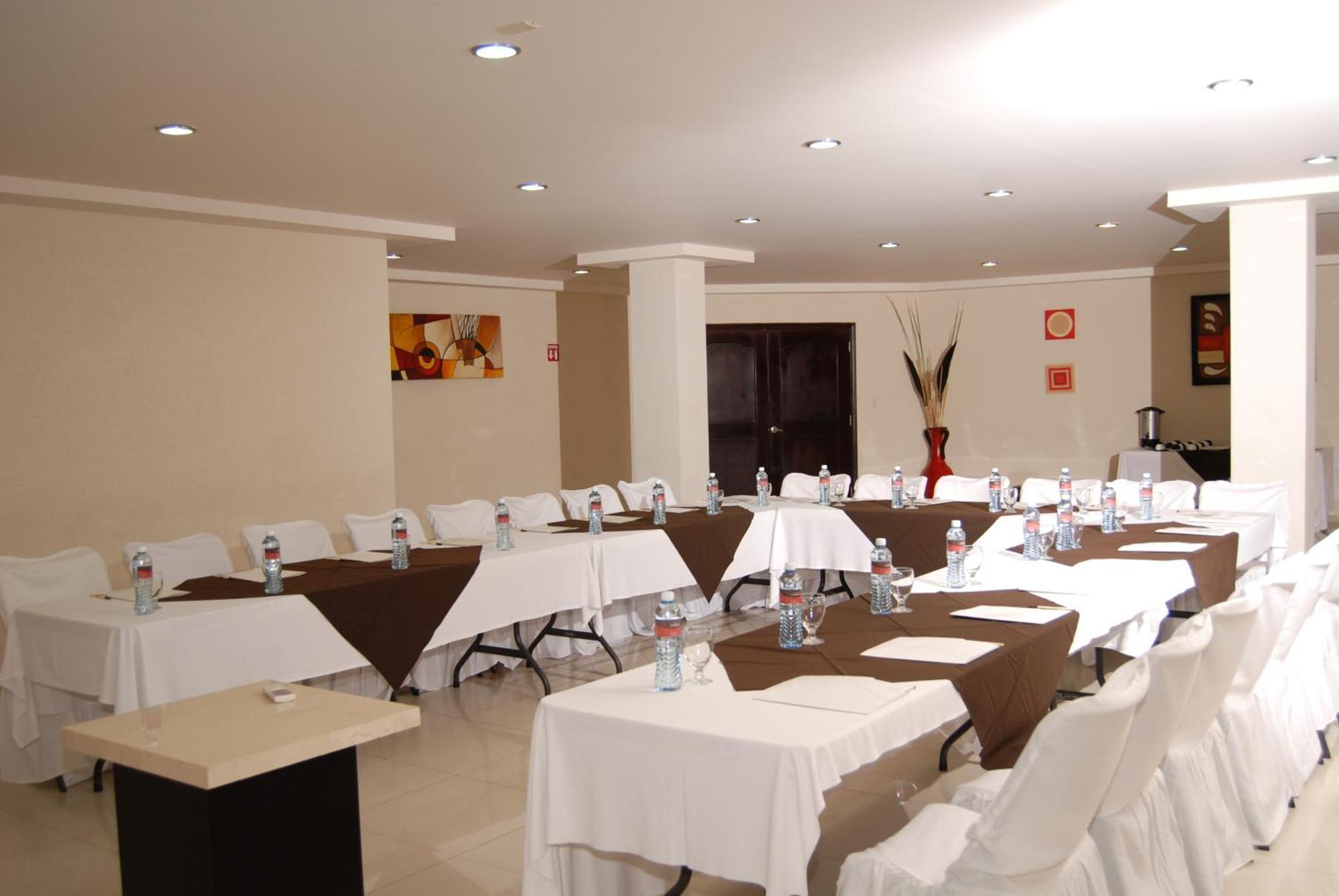 Wyndham Garden Aguascalientes Hotel & Casino Extérieur photo